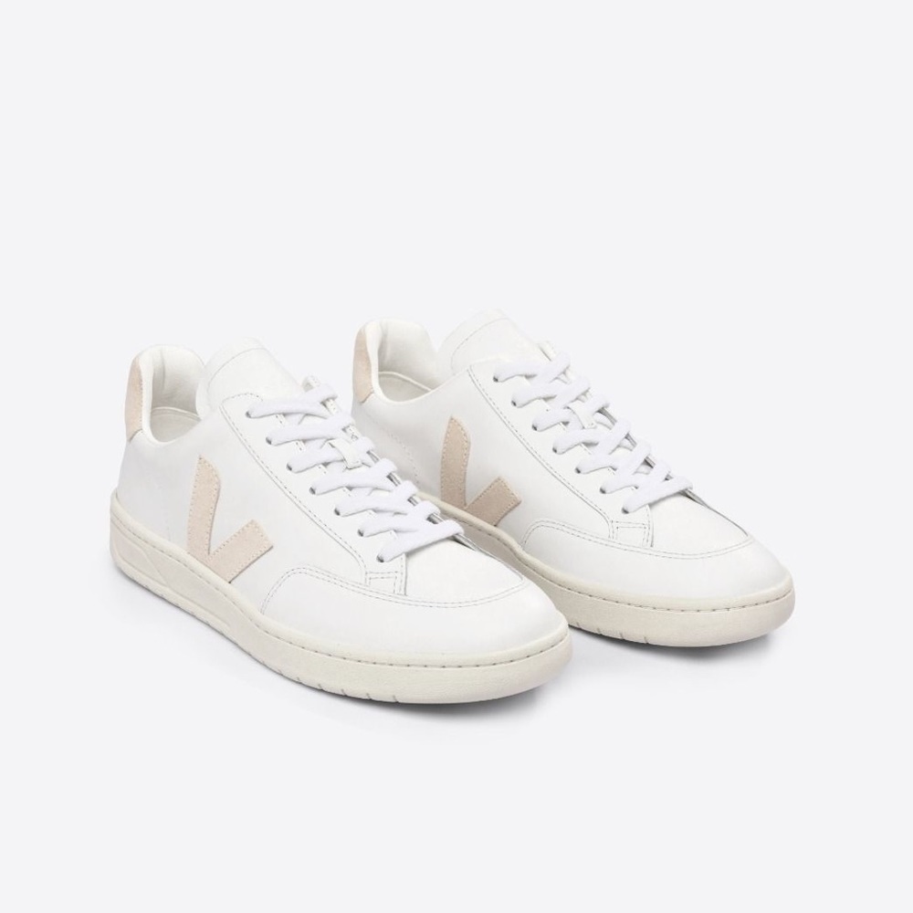 Veja sneakers V12 White / cream - size 9 (40)